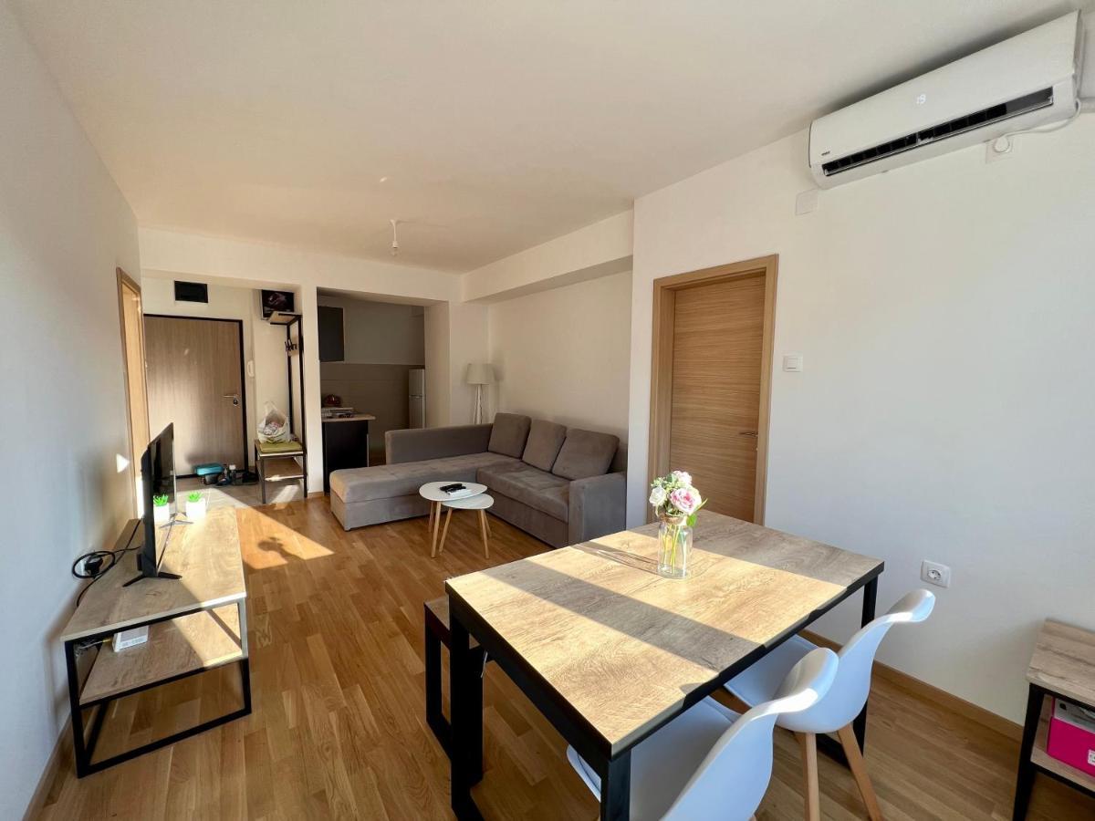 סקופיה Sara'S Apartment Cozy And Close To Center With Private Parking מראה חיצוני תמונה