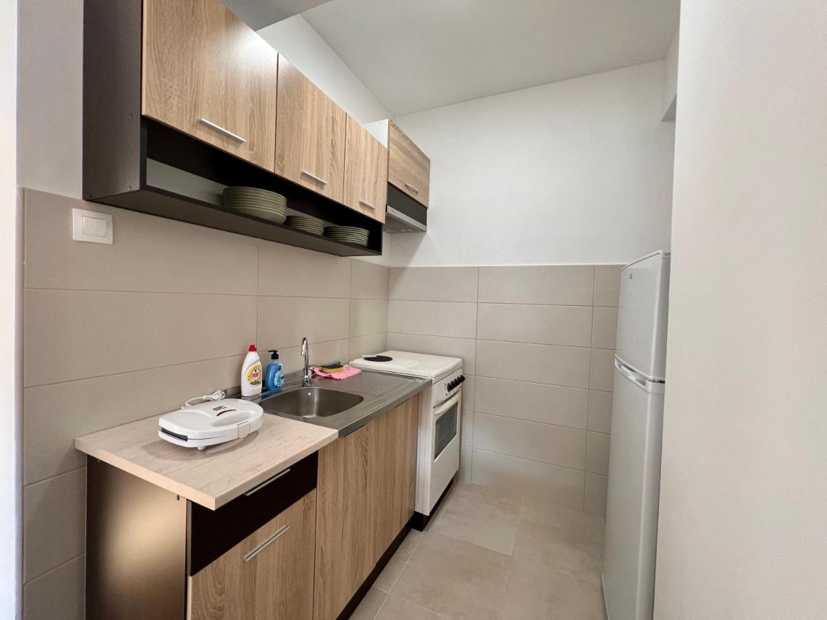 סקופיה Sara'S Apartment Cozy And Close To Center With Private Parking מראה חיצוני תמונה